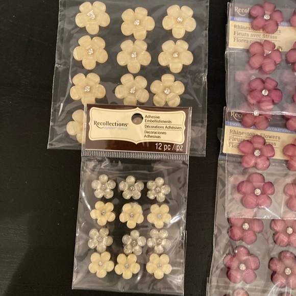 🔸NWT🔸Bundle of Rhinestone Flowers Embellishments by Recollections - Picture 4 of 13